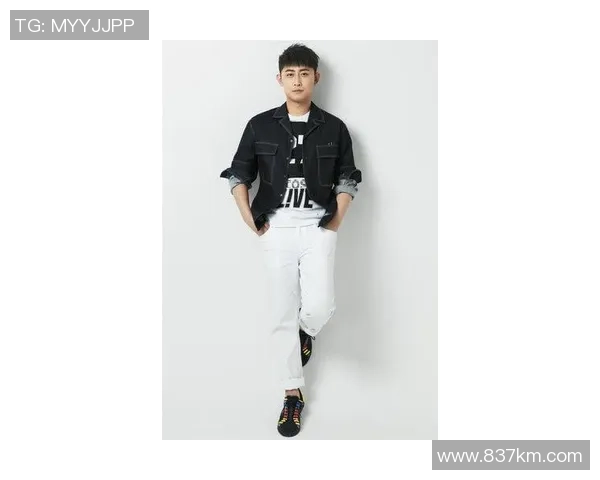 时尚与运动的结合足球明星图案T恤让你尽显个性与活力 时尚与运动的结合足球明星图案T恤让你尽显个性与活力