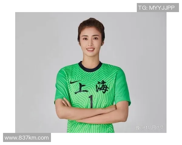 足球明星与超模的魅力碰撞揭示时尚与运动的完美结合